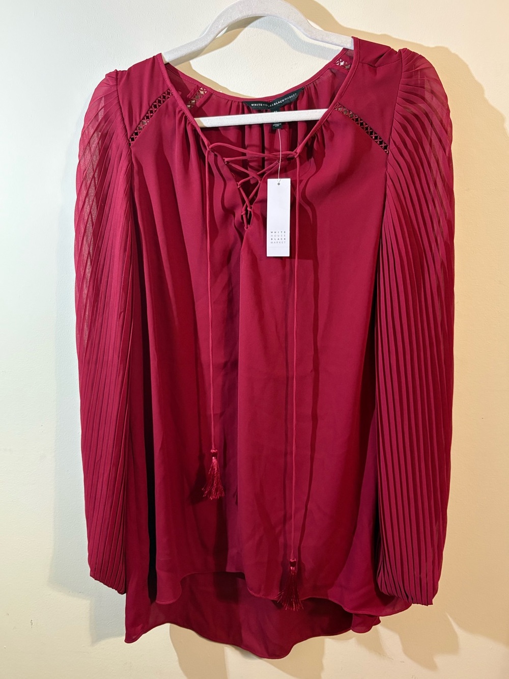 White House Black Market blouse women’s SZ 12‎ burgundy pleated-sleeve top NWT.